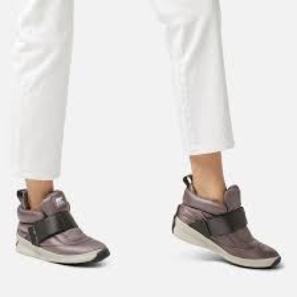 sorel sneaker boots